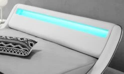 Lit à Led 180x200 Cm Simili Cuir Blanc Liseré Noir Night -Vente De Chambre lit a led 180x200 cm simili cuir blanc lisere noir night 3557630016712 395074