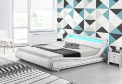 Lit à Led 180x200 Cm Simili Cuir Blanc Liseré Noir Night -Vente De Chambre lit a led 180x200 cm simili cuir blanc lisere noir night 3557630016712 570090